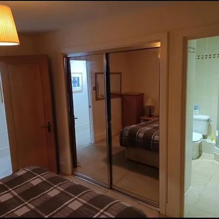 Double Room With En-Suite Bathroom London Exterior photo