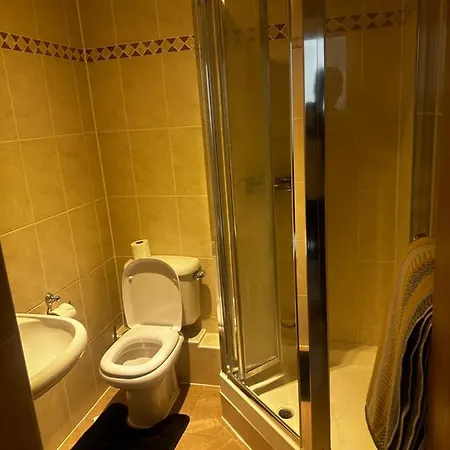 Double Room With En-Suite Bathroom London Exterior photo
