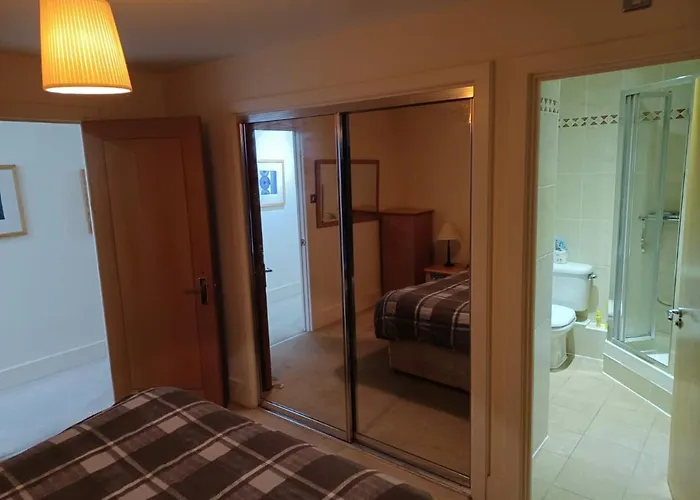 Double Room With En-Suite Bathroom